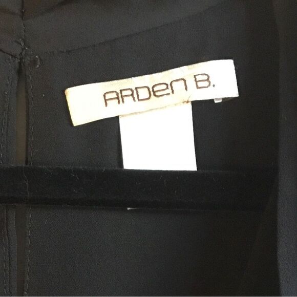 Arden B black sleeveless slinky top datenight classic corpcore - Picture 3 of 3